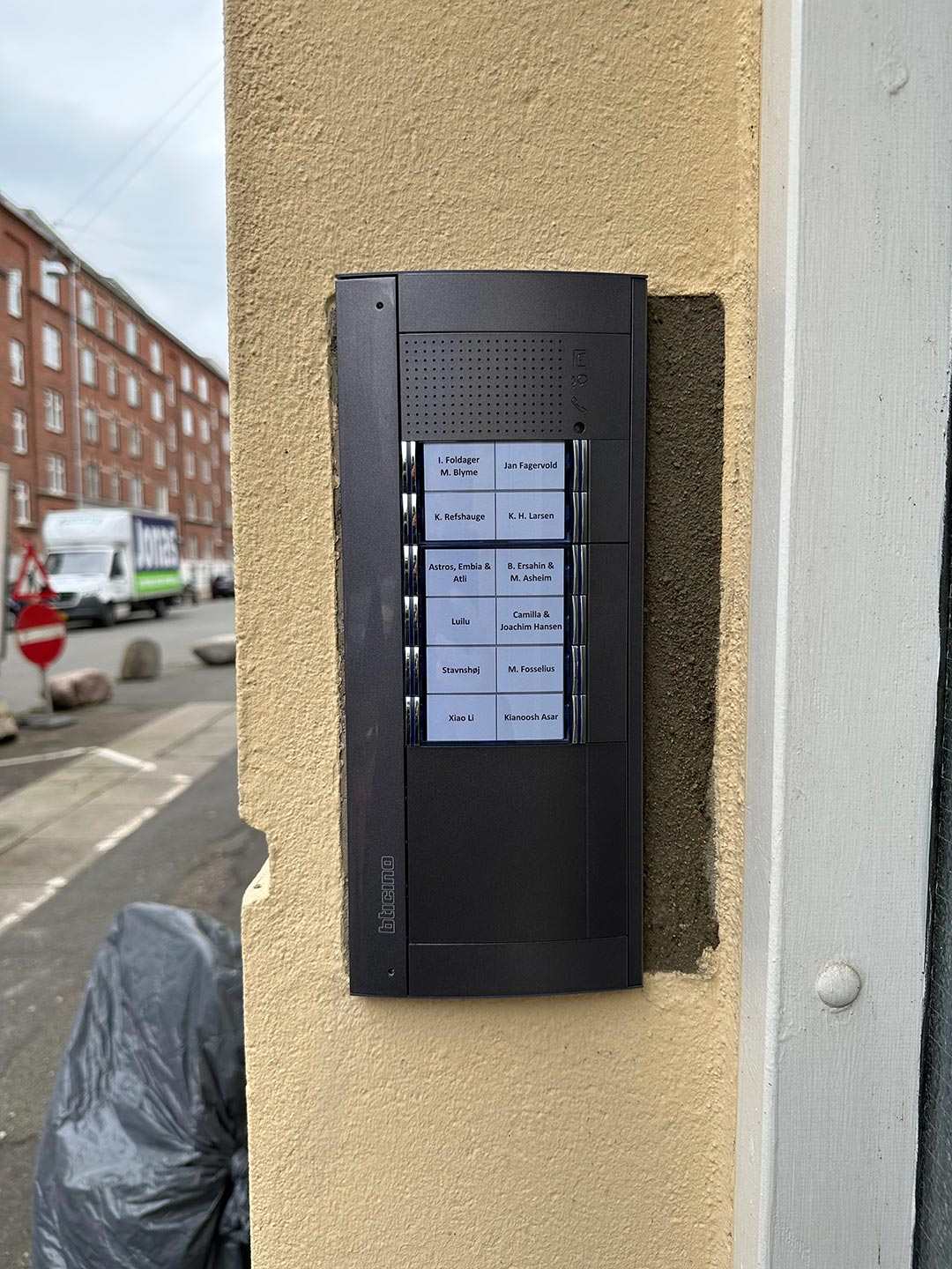 Derfor skal du få installeret videodørtelefoner